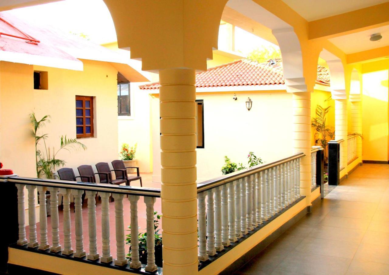 Vagator House Resort Goa Esterno foto