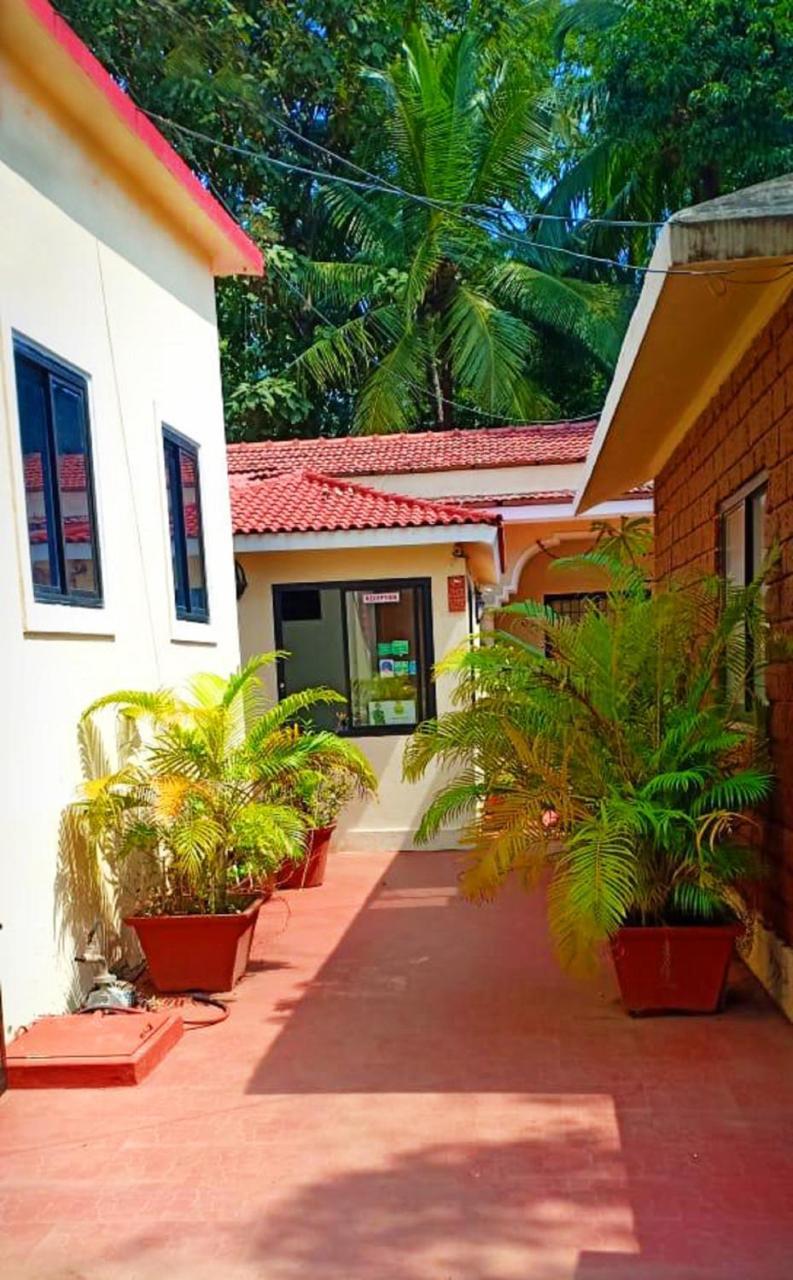 Vagator House Resort Goa Esterno foto